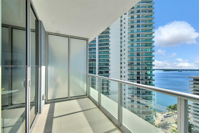 Building Photo - 1300 Brickell Bay Dr