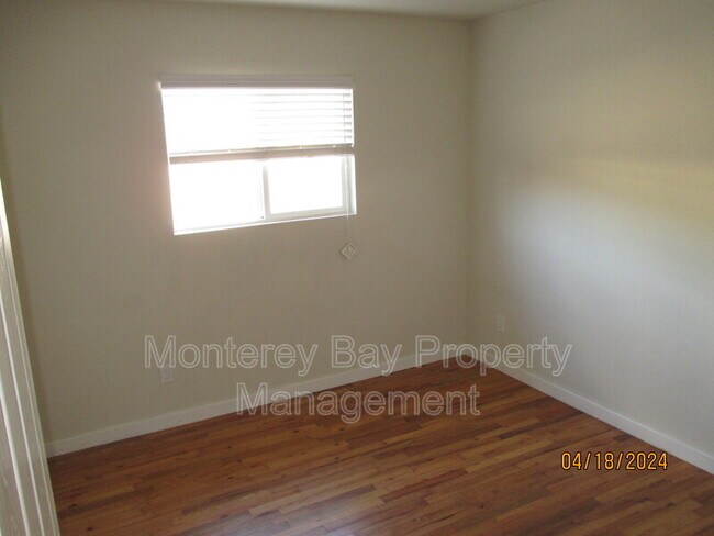 Building Photo - 1589 Soto St