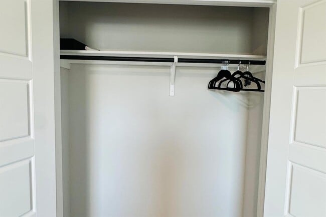 Building Photo - 5935 W Hausman Rd