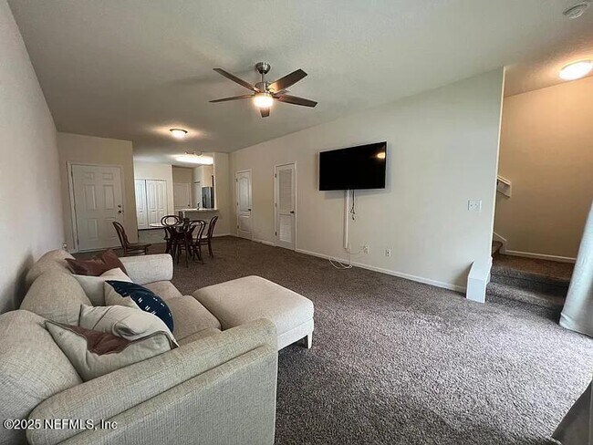 Building Photo - 253 Whitland Wy