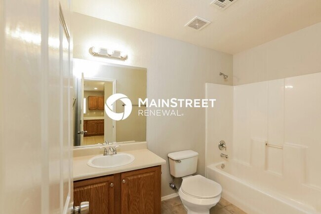 Building Photo - 3 Bedroom Pet-Friendly Home in MESA, AZ with Main Street Renewal