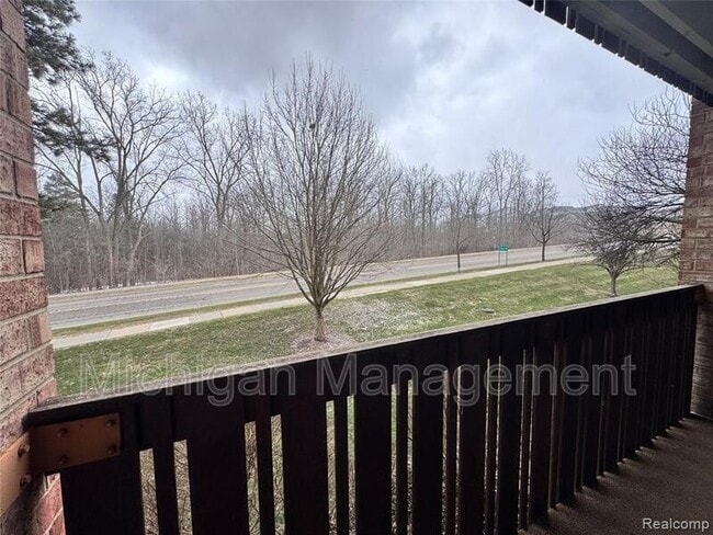 Building Photo - 2150 Pauline Blvd