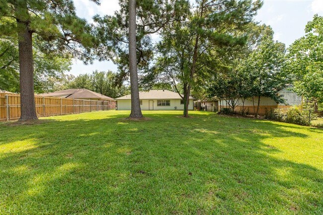 Building Photo - 2555 Halstead Dr
