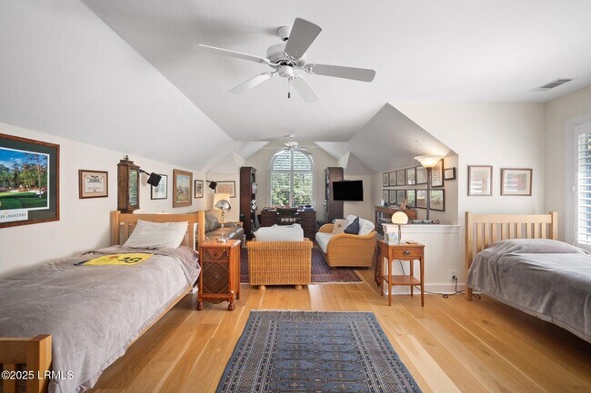 Building Photo - 32 Sparrow Nest Point