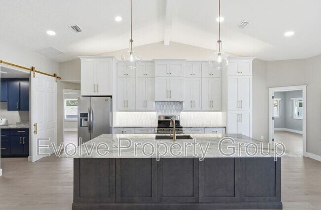 Building Photo - 470 Lambert Ave