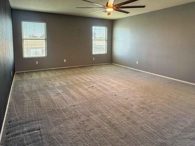 Building Photo - 3103 W Zachary Dr