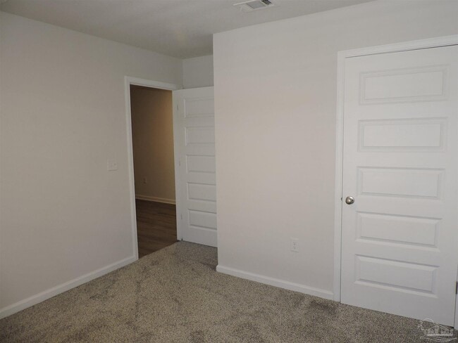 Building Photo - 5427 Peach Dr