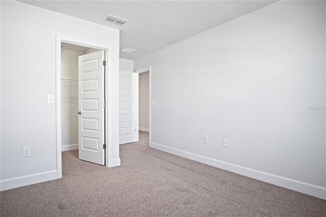 Building Photo - 1501 Leamington Ln