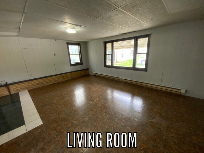 Building Photo - 204 N California Ave