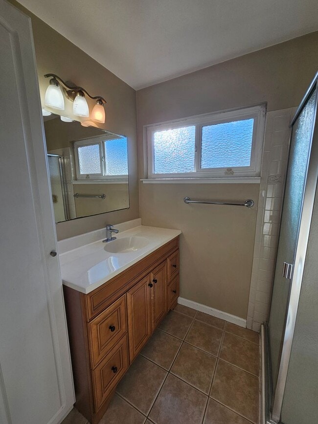 Building Photo - DELIGHTFUL 3 Bed/2 Bath Home in Fremont - ...