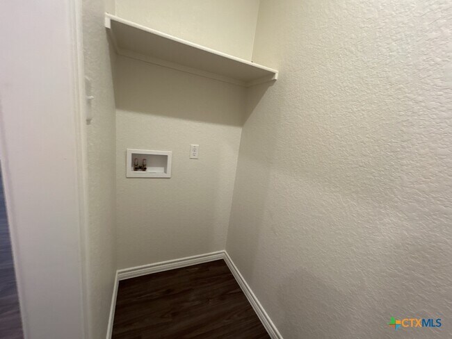 Building Photo - 5112 Rose Gdn Lp