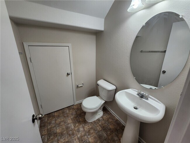 Building Photo - 9664 Villa La Mora Ave