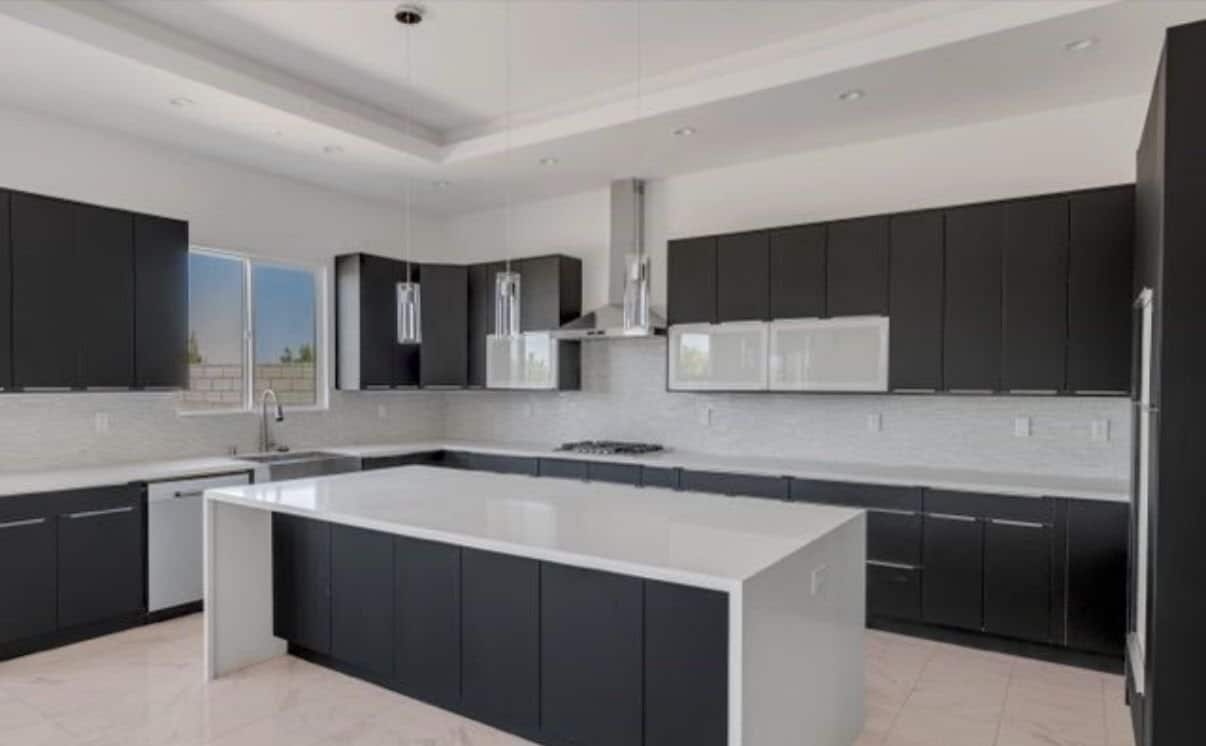 Building Photo - 41446 Manzanita Dr