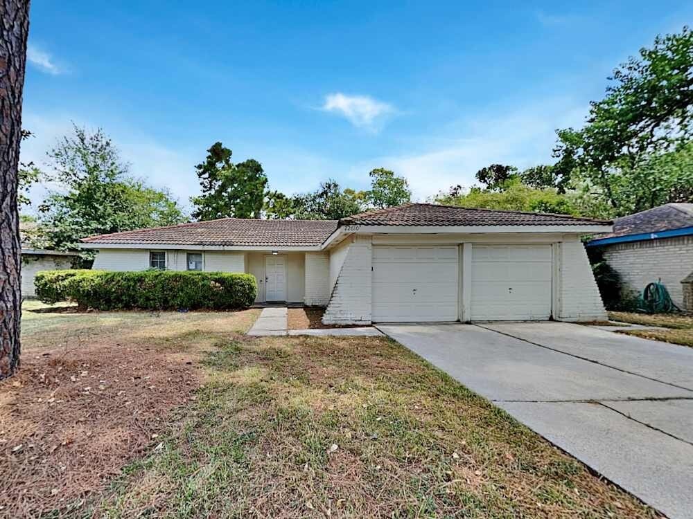 Building Photo - 22606 Meadowgate Dr
