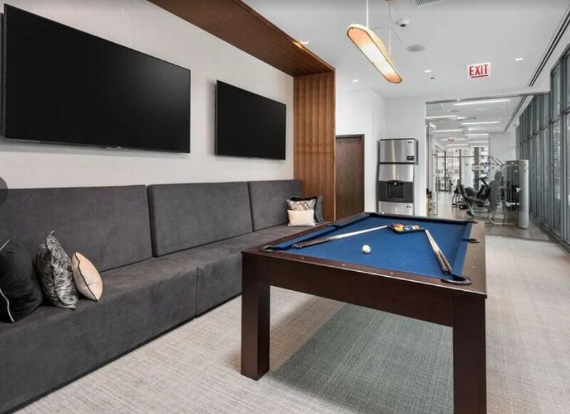 Building Photo - 341 W Chestnut St