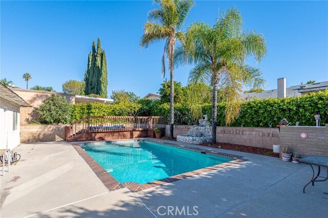 Building Photo - 324 S Palo Cedro Dr