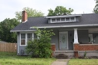 Building Photo - 722 W Cherry St