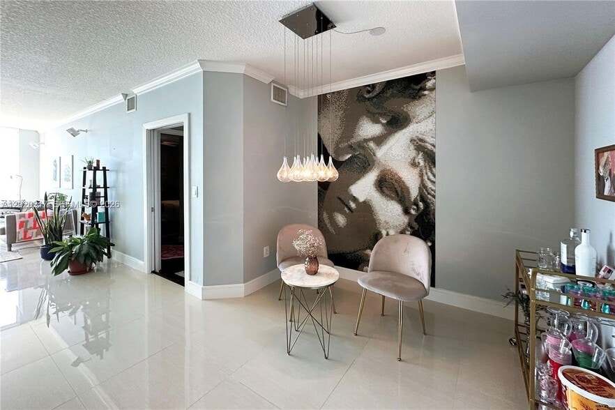 Building Photo - 2000 N Bayshore Dr