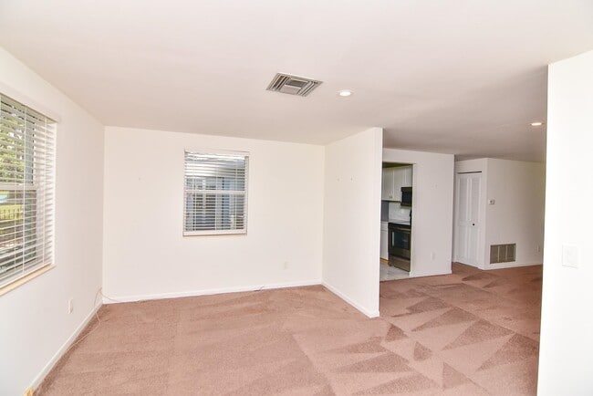 Building Photo - 919 Viscaya Blvd