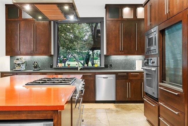 Building Photo - 332 Rugged Earth Dr