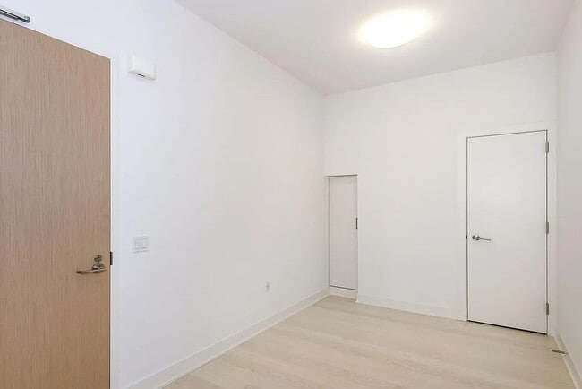 Building Photo - 333 Beale St