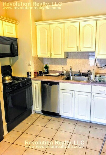 Building Photo - 121 Richdale Ave