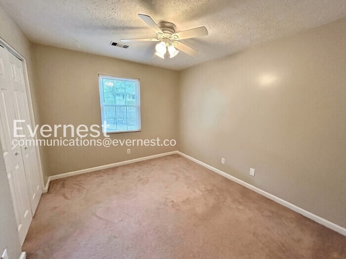 Building Photo - 2771 Skyland Dr NE