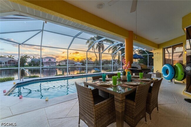 Building Photo - 4412 SW 26th Ave