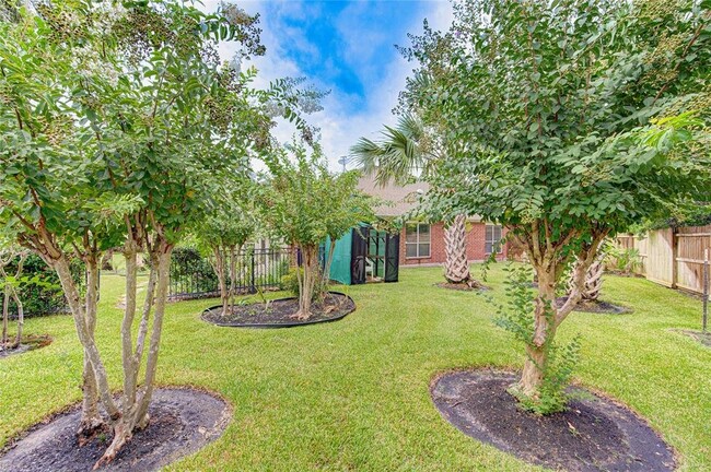 Building Photo - Shady Springs Court, Pearland, TX 77584 - ...