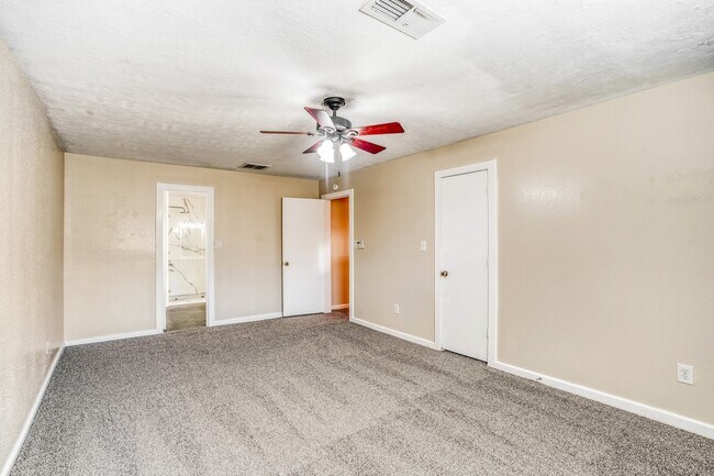 Building Photo - 17828 Cluster Ct