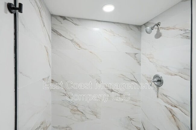 Building Photo - 515 Archer St