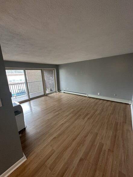 Building Photo - 31 Jones Ter