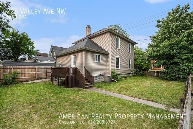 Building Photo - 228 Valley Ave NW