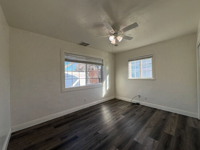 Building Photo - Charming Downtown Tehachapi Rental – 3 Bed | 2 Bath