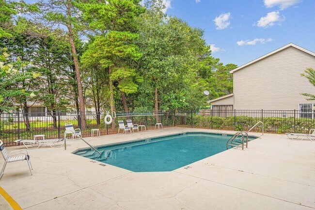 Building Photo - 42 Vía Largo