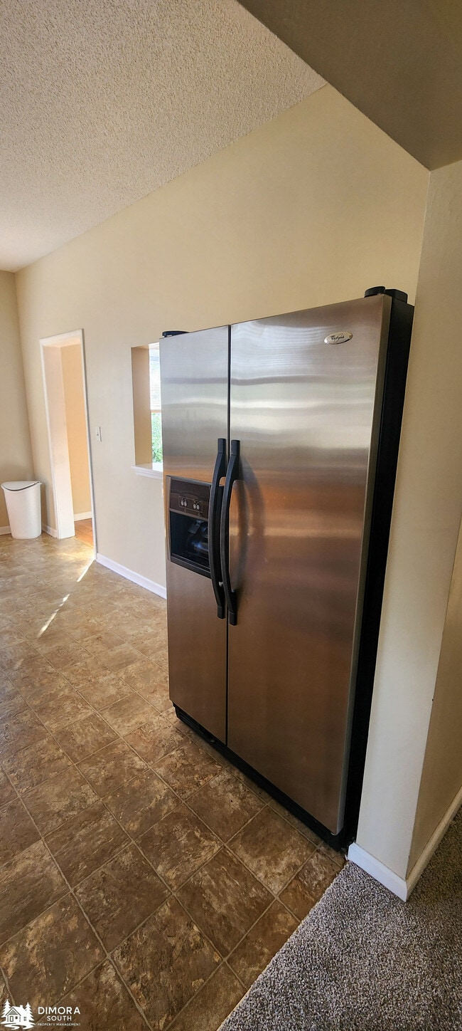 Building Photo - 501 S Presley St