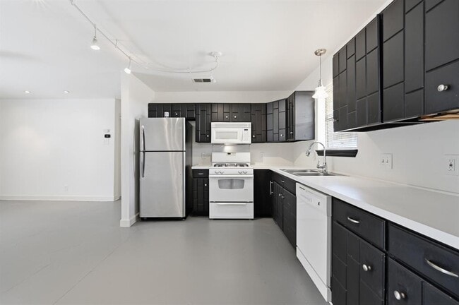 Building Photo - 2712 St Edwards Cir