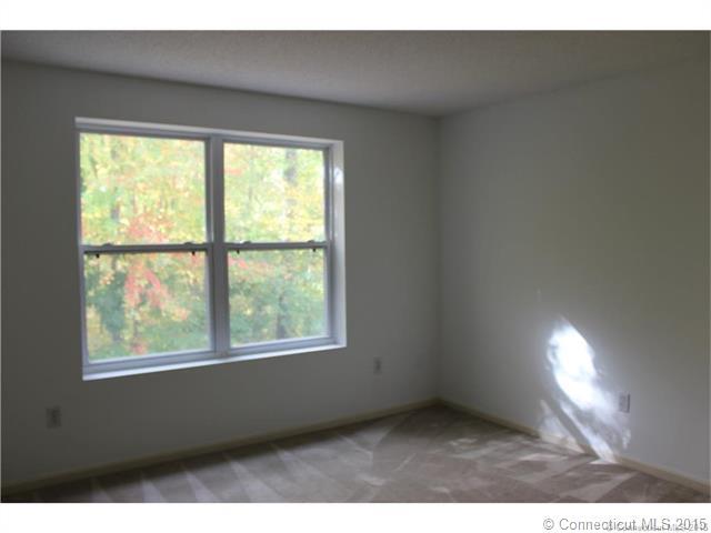 Building Photo - 11 Periwinkle Ln