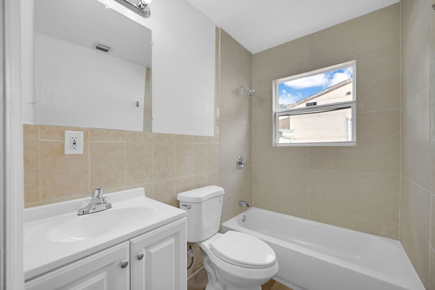 Building Photo - 299 NW 43rd St