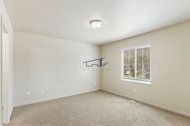 Building Photo - Great Centerville 3 Bedroom 2 Bathroom Home!