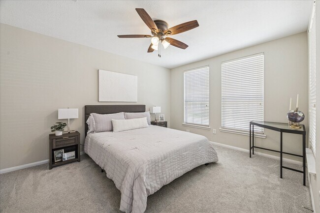 Building Photo - 3319 Leading Point Dr