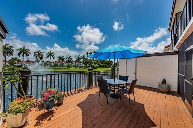 Building Photo - 6294 Bahia Del Mar Cir N