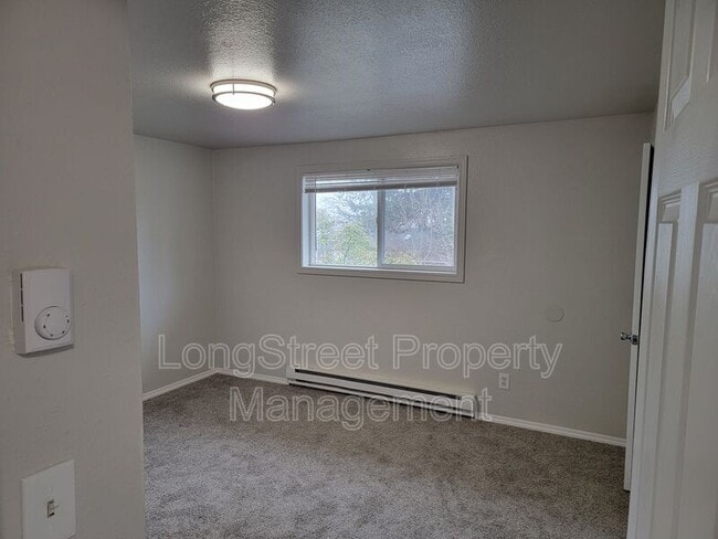 Building Photo - 1624 College St