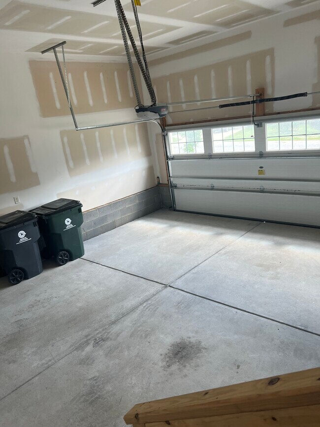 Building Photo - 464 Granite Creek Dr