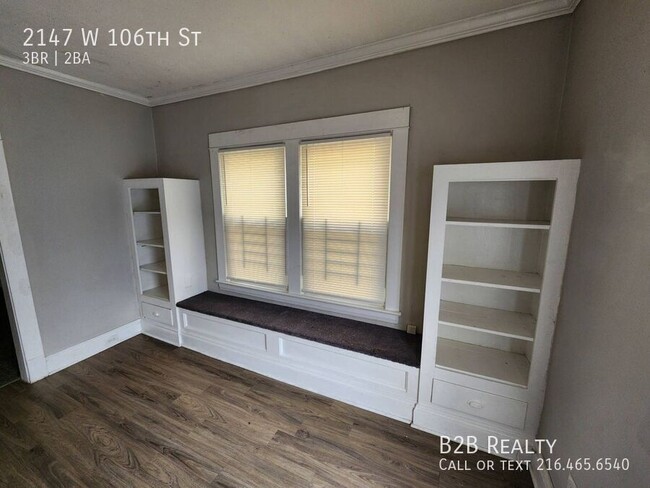 Building Photo - 2147 W 106th St