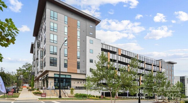 Building Photo - 1133 Harding Pl