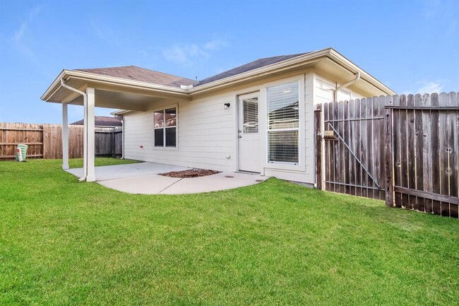 Building Photo - 14438 Cypress Meadows Dr