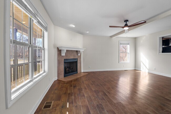 Building Photo - 1061 Fuji Ln