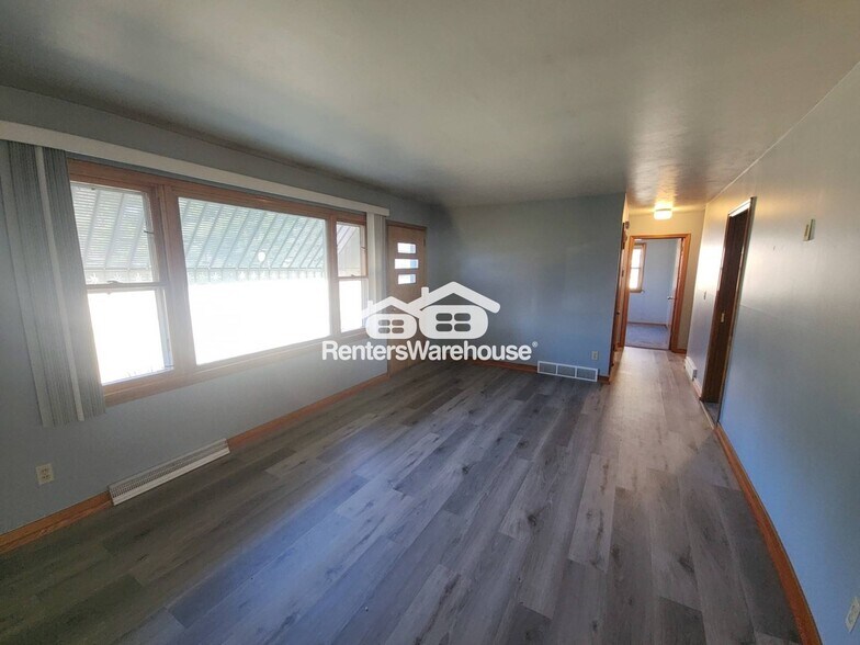 Building Photo - 732 E Lincoln Rd