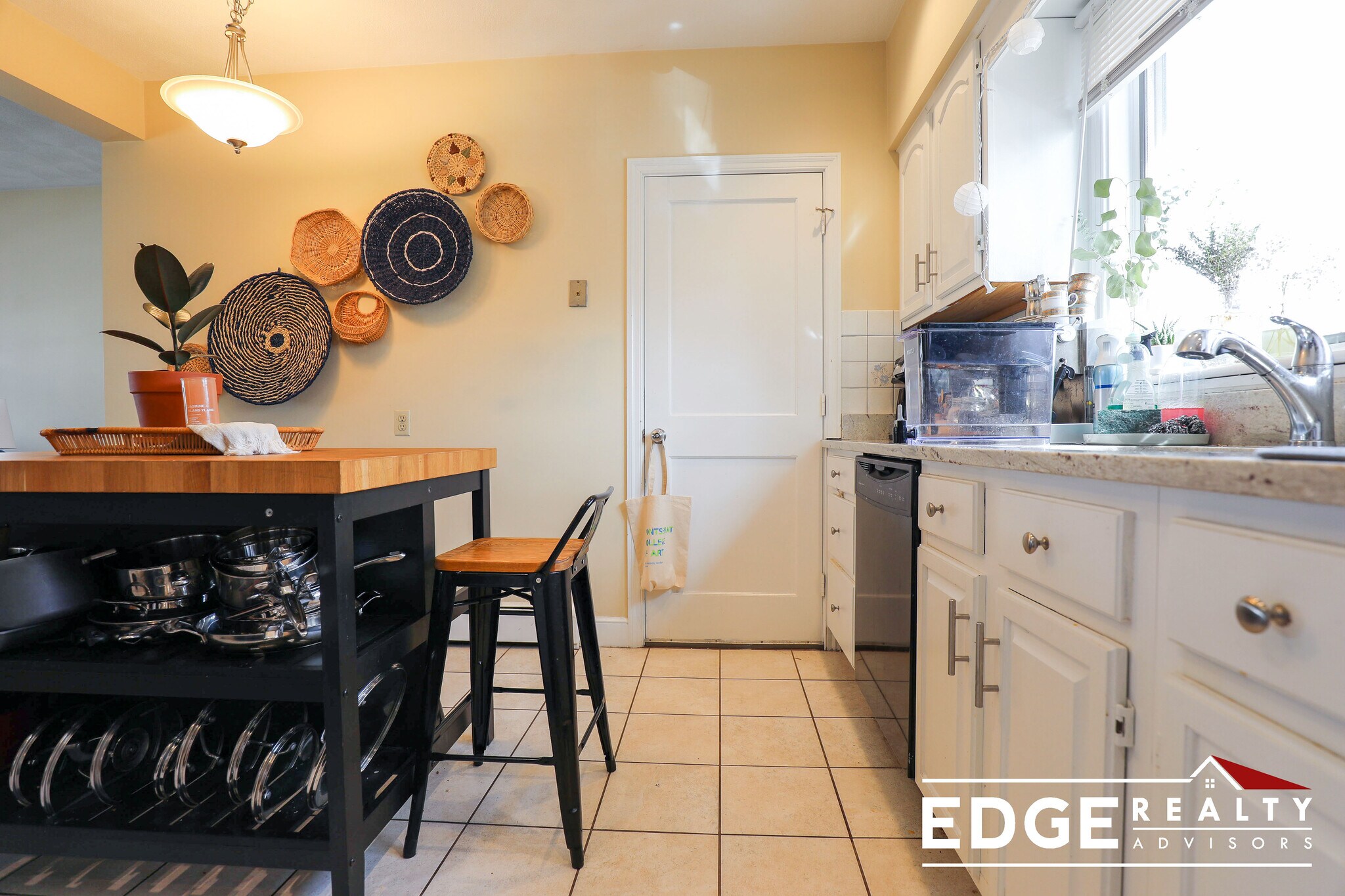 Building Photo - 9 Glenley Ter